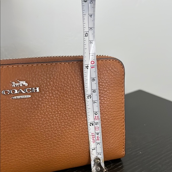 NWT Coach Tan Leather Wristlet Wallet - Picture 11 of 13